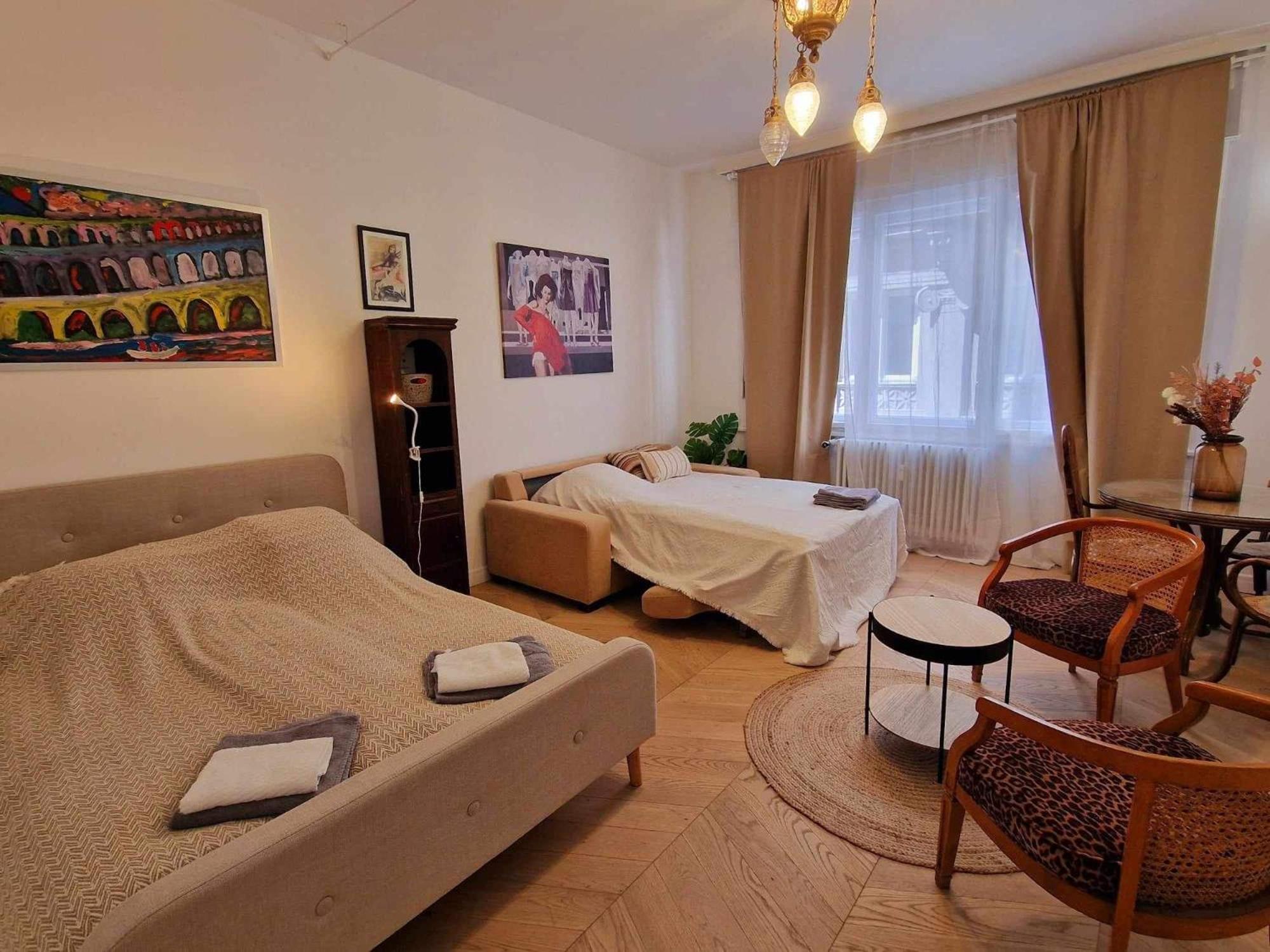 Апартаменти Charming Center *